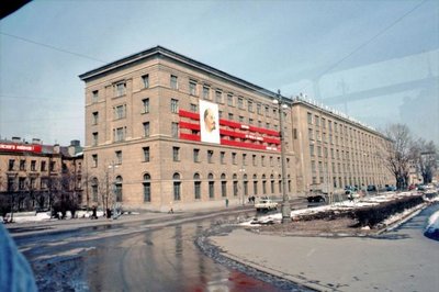 Государственный завод № 531 переехал в здание на Петроградской набережной, 18