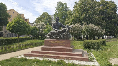 Открыт памятник хирургу Фёдору Углову