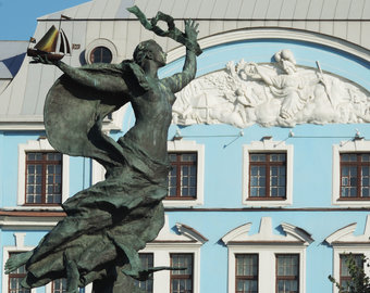 Открыт памятник в честь 300-летия Российского флота