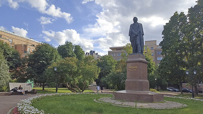 Открыт памятник писателю Тарасу Шевченко