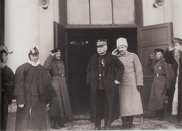 Визит французской военной миссии во главе с генералом Полем По в Петропавловскую крепость