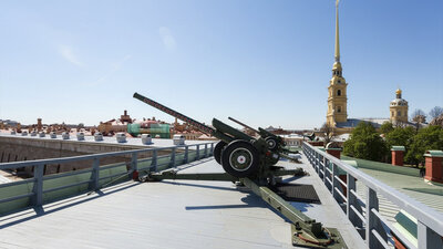 Впервые прозвучал полуденный выстрел с Нарышкина бастиона Петропавловской крепости